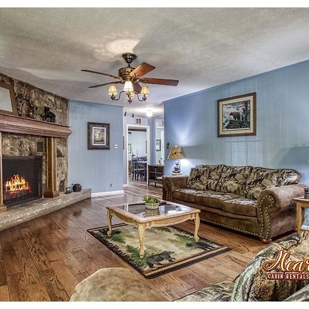 Leprechaun Island Villa Gatlinburg Exterior photo